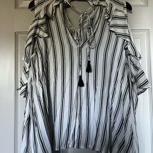 🖤 | Cold Shoukder Blouse